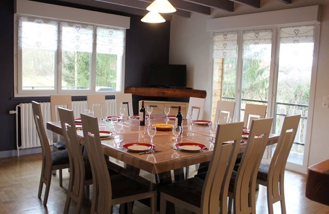 Large house for up to 14 people with lots of space