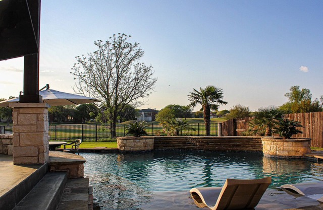 Large house minutes from Kalahari, COTA, and other Austin fun!