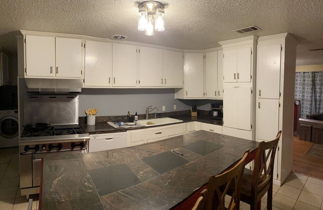 Large, kid and pet friendly home near schools