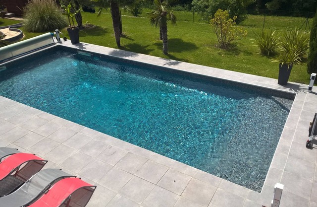 Large, renovated architect-designed property, 6 bdr, 6 bathrooms,heated pool,spa