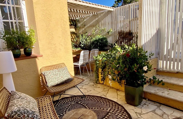 Large T2 with terrace, tastefully decorated, ideally located