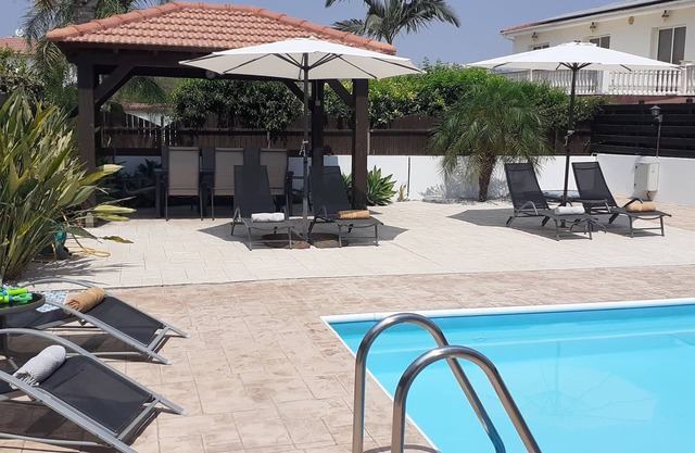 Large Villa With Private Pool