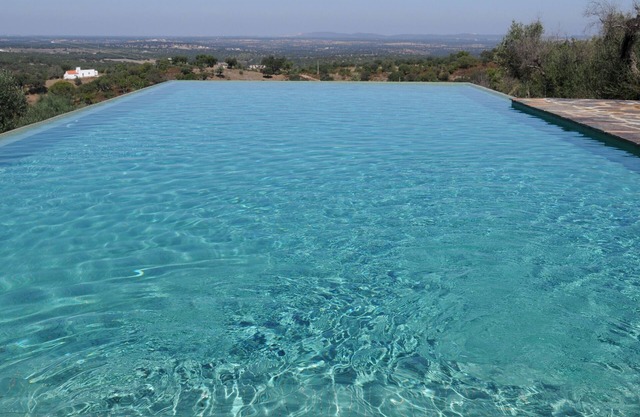 Lavender Cottage set in the Quinta de Evoramonte