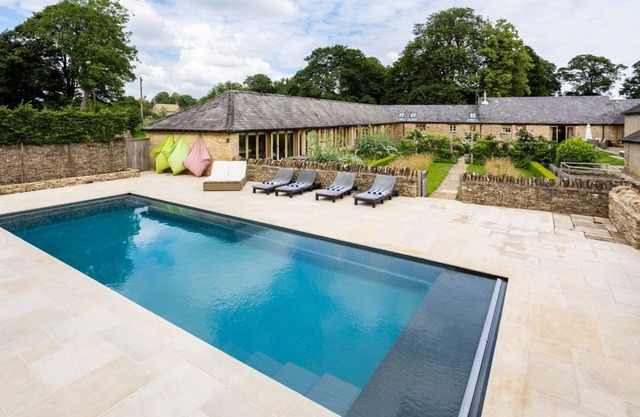 Lavender Farmhouse - Five Bedroom Villa, Sleeps 10