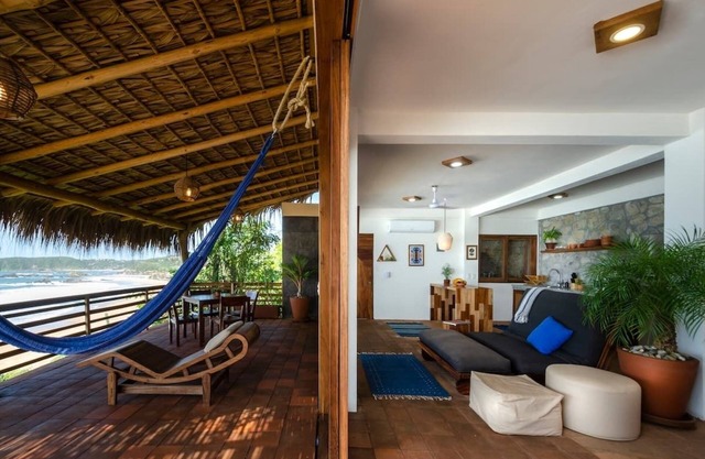 Lazuli Playa - Beachfront Loft
