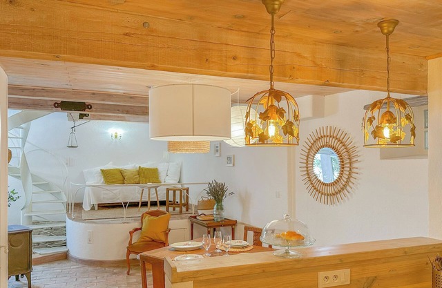 Le Cocon. Village house in Provence