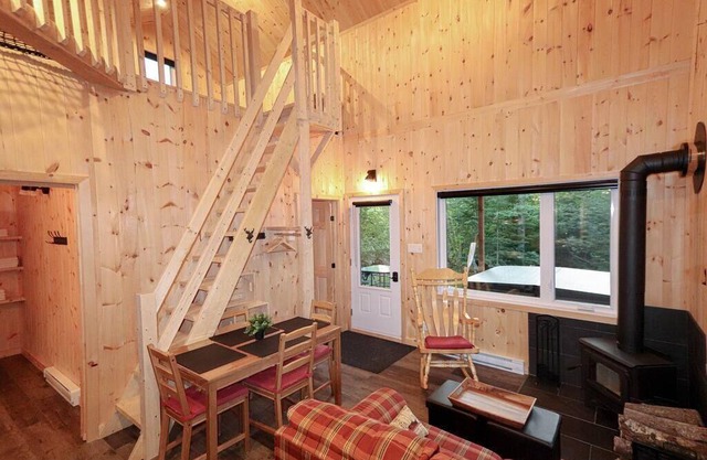 Le Colvert - Waterfront Cabin with Spa
