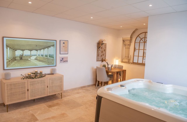 Le Couvent des Cordelières SPA/Jacuzzi option