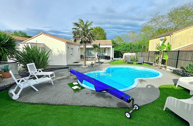 LES SABLES D'OLONNE - Villa 80m² heated private pool - 3 bedrooms, 2 bathrooms - 6 people