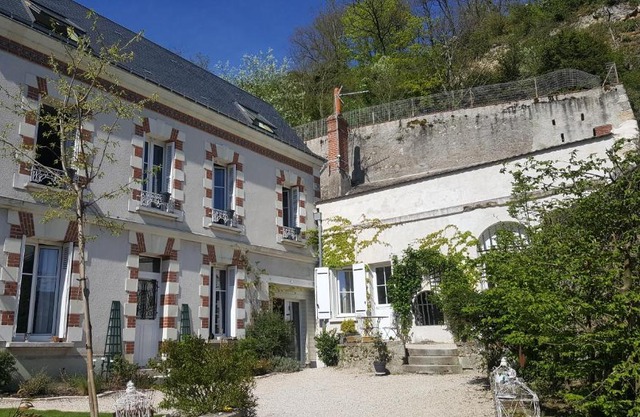 Les Troglos de la Tufolière