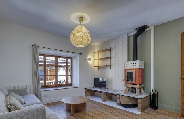 Les Volets Bleus – Charming Village House