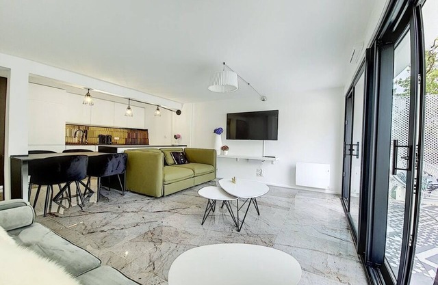 Less than 10 minutes from Nantes: luxury 2-bedroom apartment with terrace