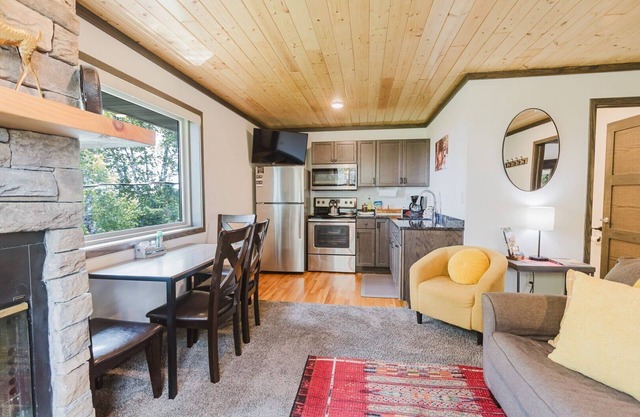 Lester River Suite w/Sauna & Fire Pit