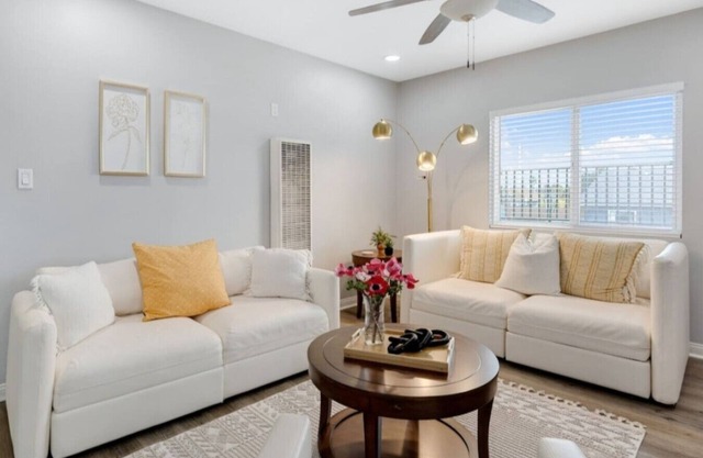 Leyla/Pool, Spa/Min to Downtown/Freeways/Beaches