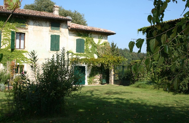 Lindoro - tasteful apt., garden, quiet, close to Peschiera del Garda