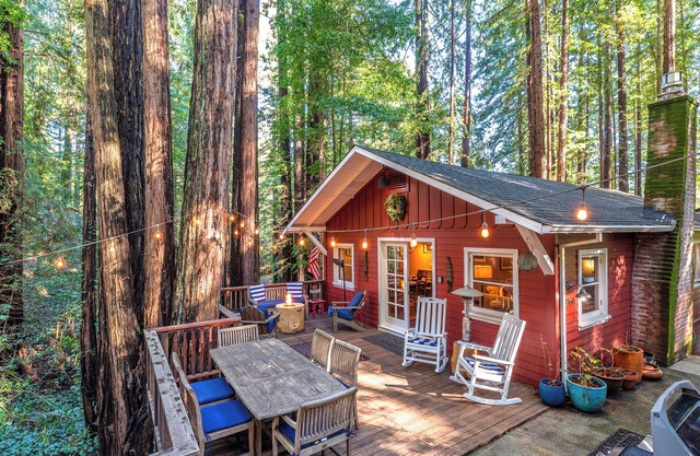 Little Red House Plus-Peaceful & Calm! Fab Redwood Cabin! HtTb/WIFI/Pup/Golf
