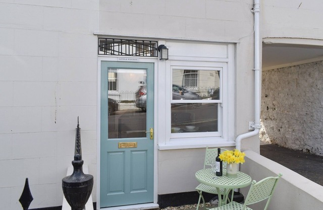 Little Winton, Charmouth