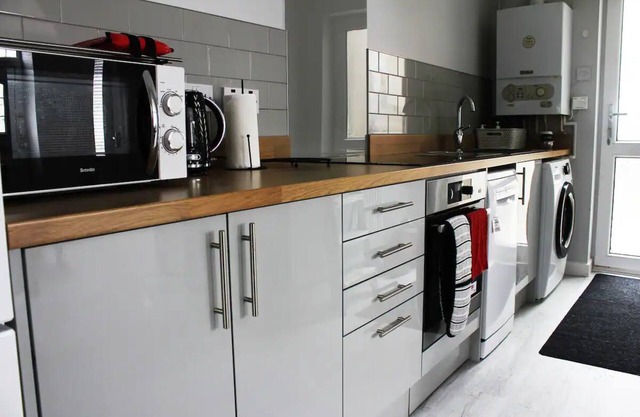 Llanhilleth Miners Cottage, great for touring South Wales and Dog Friendly