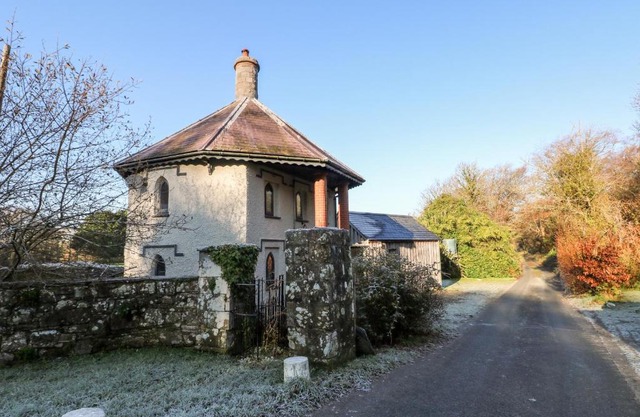 Llwyngwair Lodge