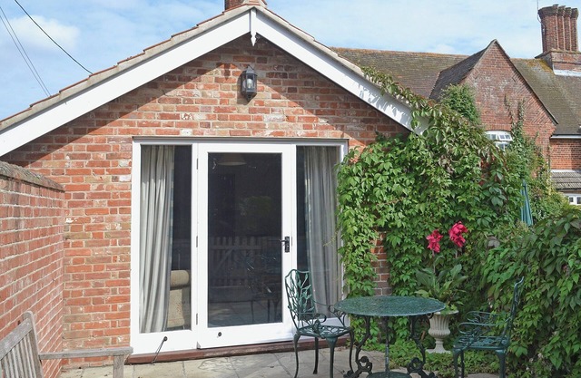 Located in an ideal base to explore the delights of Norfolk and Suffolk.