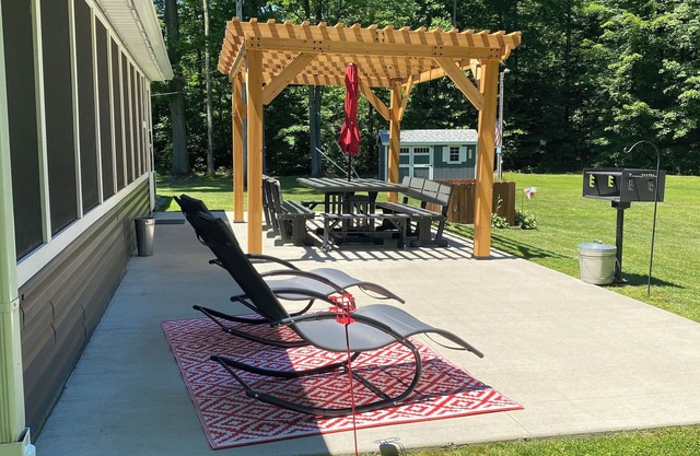 Located In Harpersfield twp in the heart of wine country and covered bridges