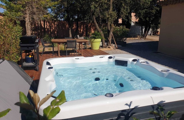 Location au Cœur des Alpilles, Appartement Pour 2 Personnes Avec Terrasse Privée
