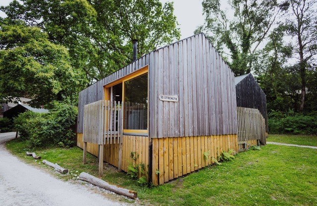 LODGE 15, pet friendly, luxury holiday cottage in Corfe Castle