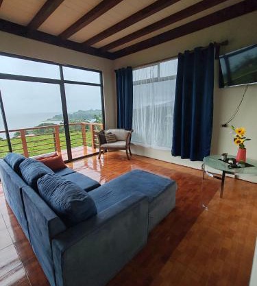 Lodge Lake Arenal