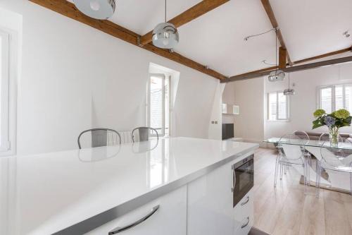 Loft refait à neuf en dernier étage 2 chambres