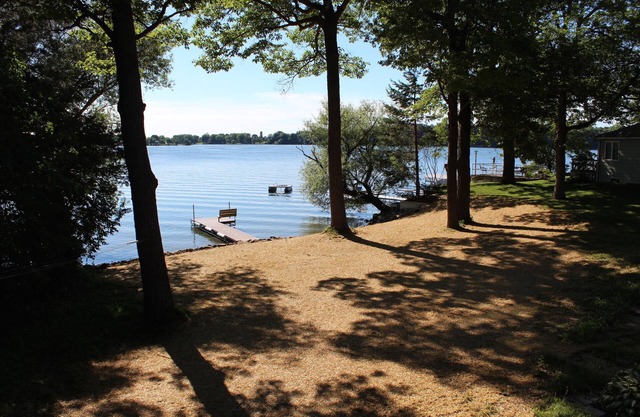 Log Cabin on Great Fishing & Boating Lake
