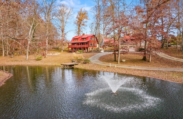 Log Cabin, UTK/Neyland, Smoky Mts, 16acres, FP, HotTub, Sauna, Fishing,Golf,Pets