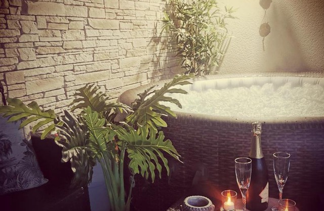 Logement cosy avec piscine et jacuzzi privatifs 4 étoiles