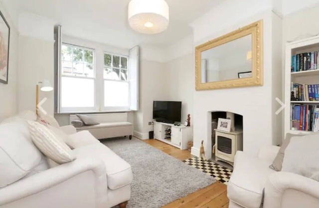 London bright flat+open fireplace+garden+staycation+wfh fast wifi