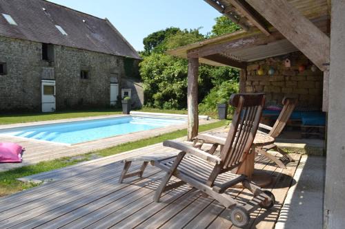 Longère entre mer et campagne avec piscine