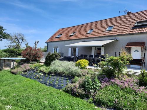 Longère rénovée avec piscine privée, Wi-Fi et climatisation - FR-1-489-201