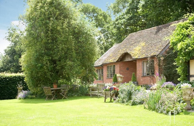 Long Cover Cottage is 4 Star Gold retreat from the outside world.