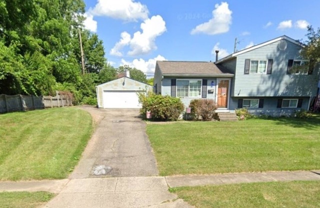 LONG TERM RENTAL ONLY/30 days or morenAPPROX 70 Dollars Per nite or 12mo. Lease