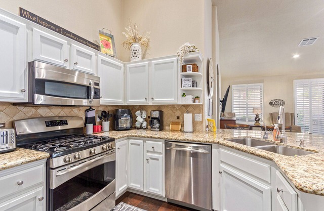 Looking for Sun? Resort-style living in Sun Lakes!