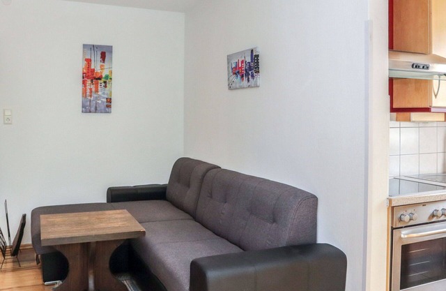 Lovely apartment for 6 guests with WIFI, TV, terrace, pets allowed and parking