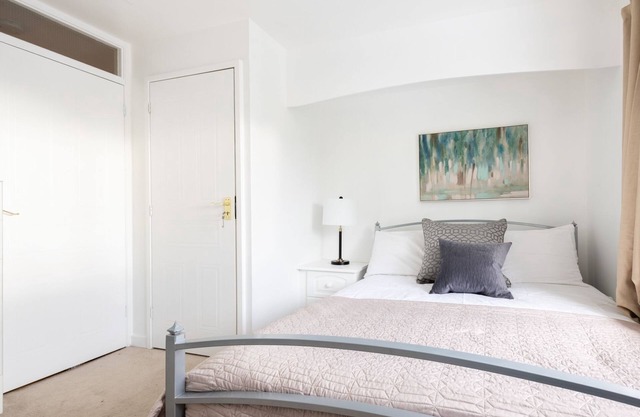 Lovely 2bed house NW London - garden & easy accessnn