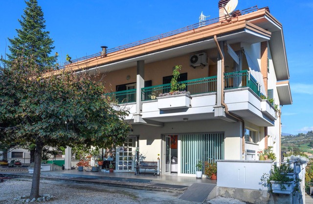 Lovely apartment in Petrignano Bivio