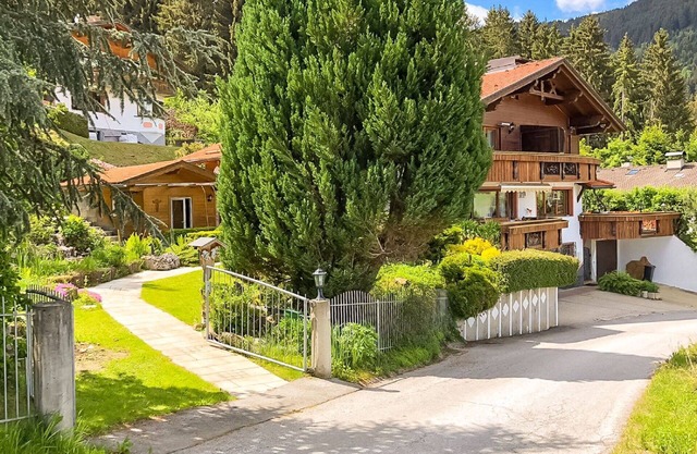 Lovely apartment for 6 people with WIFI, TV, balcony and parking
