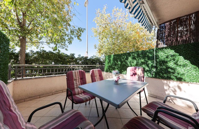Lovely apartment in Makarska with WiFi