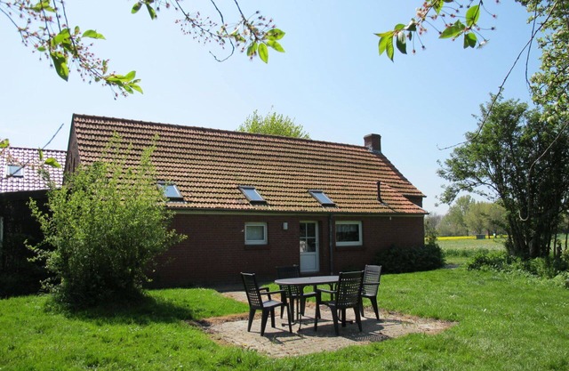 Lovely apartment in villa for 14 people with WIFI, TV, terrace, pets allowed and parking