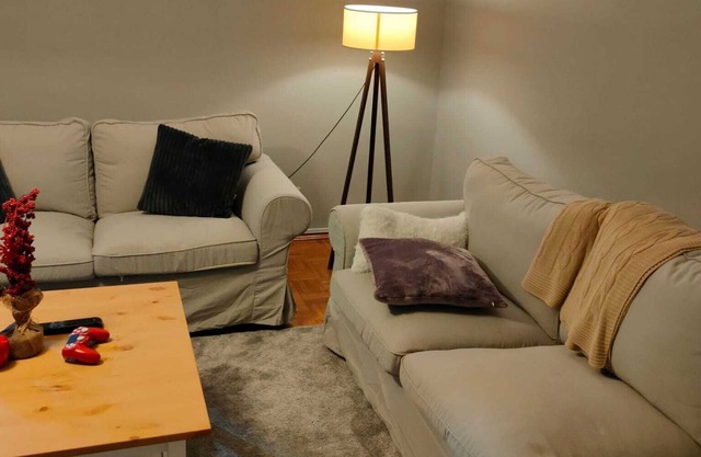 lovely district, family run house, cozy 1+1, near to metro station.