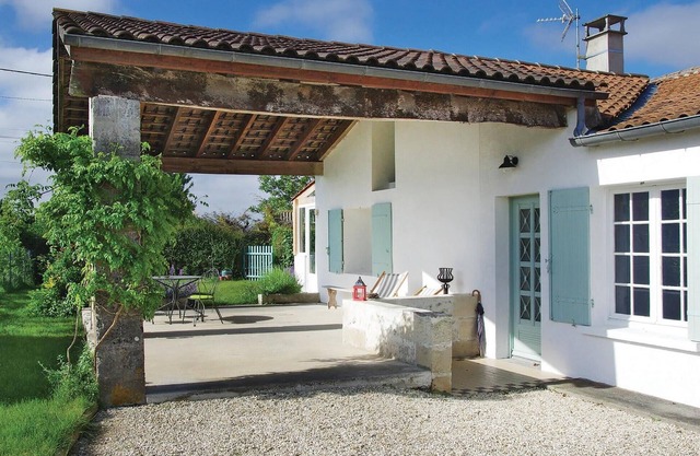 Lovely home in St Fort sur Gironde