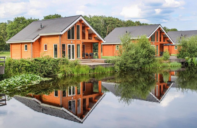 Lovely home in HEEL with house sea view