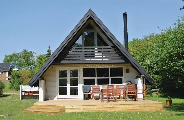 Lovely home in Humble with WiFi