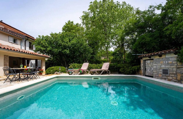 Lovely home in Krsan with WiFi