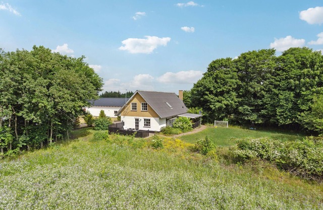 Lovely home in Sindal with WiFi